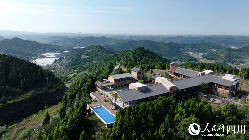 鳳凰村森林康養(yǎng)中心項目航拍圖。蘇杰攝