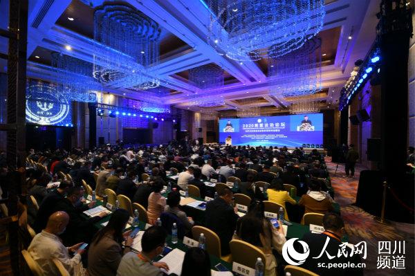 主論壇。何畔 攝