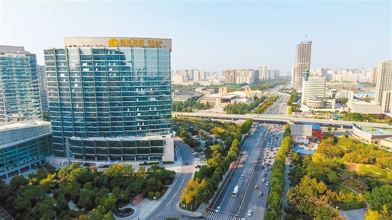 自貿(mào)試驗區(qū)的設(shè)立吸引了更多企業(yè)入駐（資料圖片） 記者 王旭東 攝