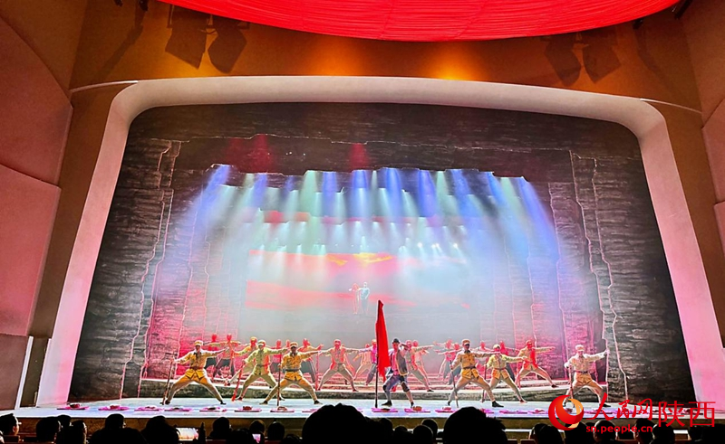 紅秀《延安延安》演出現(xiàn)場。人民網(wǎng)記者 賈凱璐攝