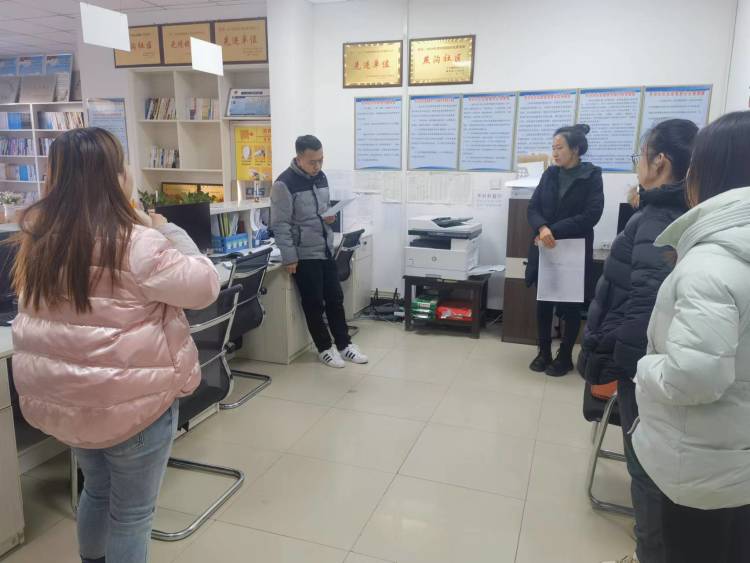 簡(jiǎn)篇-燕溝社區(qū)黨總支開展2023年度物業(yè)考核暨物業(yè)經(jīng)理述職評(píng)議會(huì)