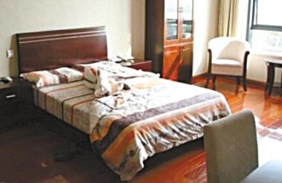 各地辦公室整改現(xiàn)形式主義：打隔斷仍局長(zhǎng)專用