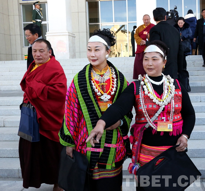 西藏第十屆人民代表大會(huì)五次會(huì)議開(kāi)幕 