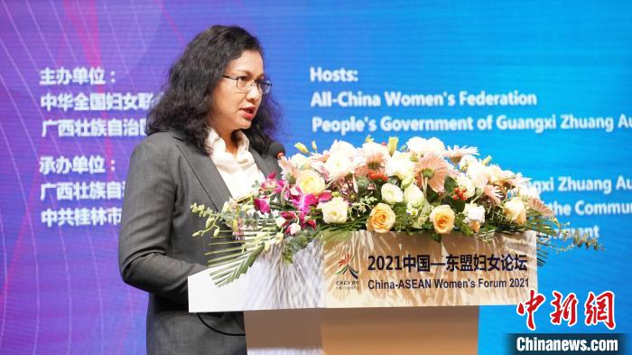 9月12日,印度尼西亞駐華大使館公使銜參贊蘆媚妮做主旨演講?!∈Y豐慧 攝 9月12日,印度尼西亞駐華大使館公使銜參贊蘆媚妮做主旨演講?!∈Y豐慧 攝